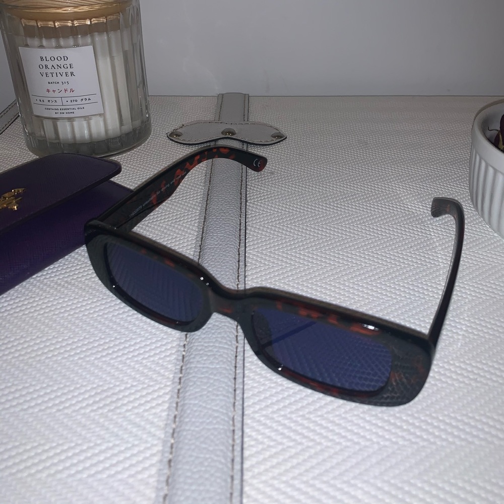 90s Leopard Print Rectangular Sunglasses - image 6